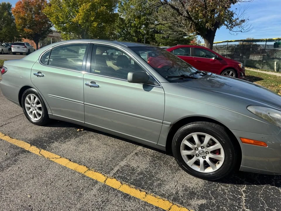 2004 Lexus ES 4th Gen - Image 3 of 8