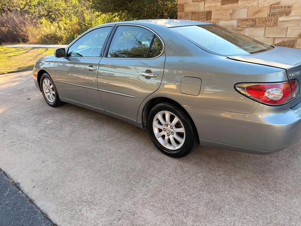 2004 Lexus ES 4th Gen - Image 3 of 8
