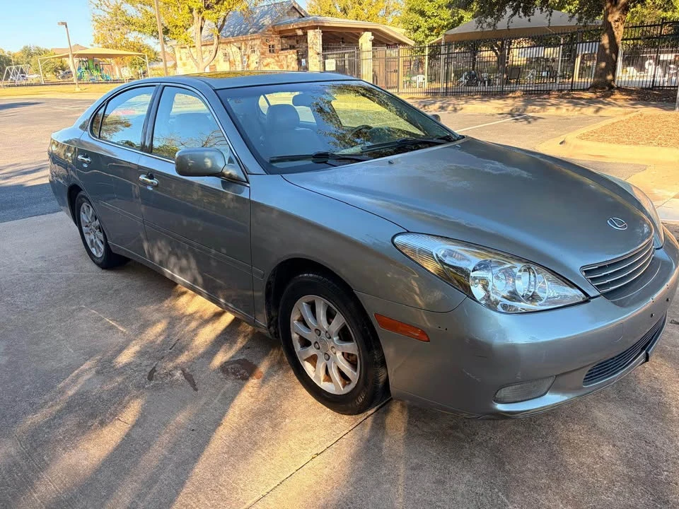 2004 Lexus ES 4th Gen - Image 2 of 8
