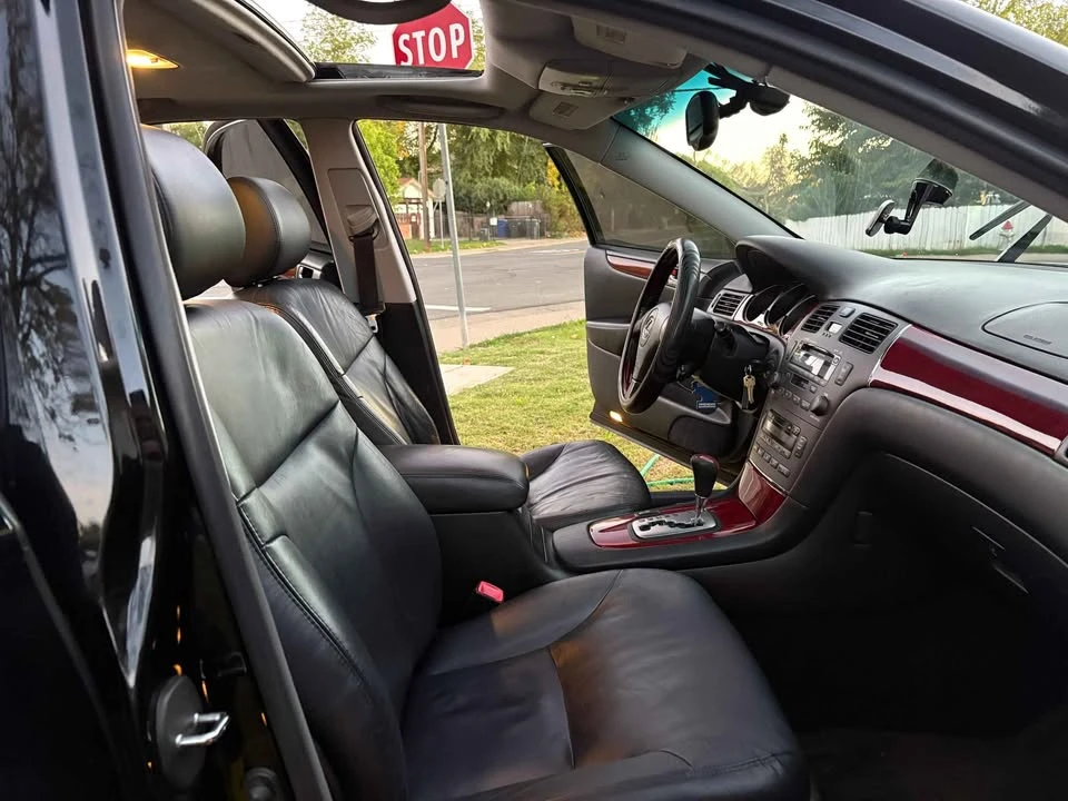 2004 Lexus ES 4th Gen - Image 5 of 9
