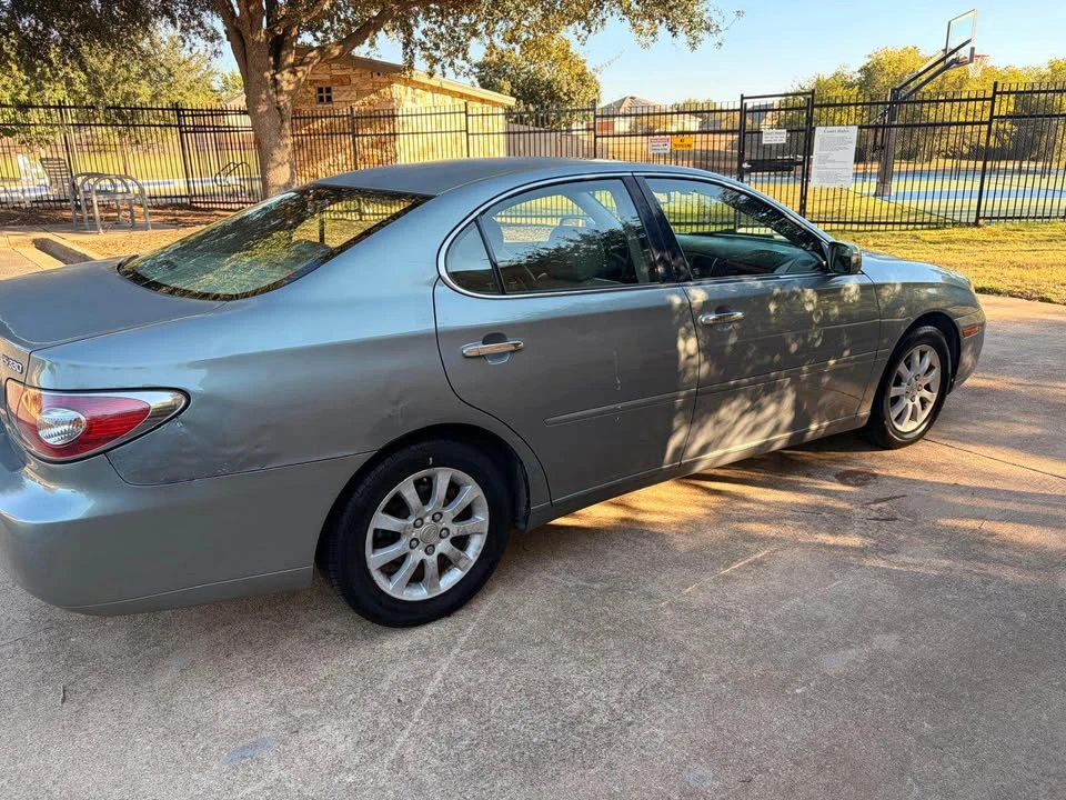 2004 Lexus ES 4th Gen - Image 4 of 8