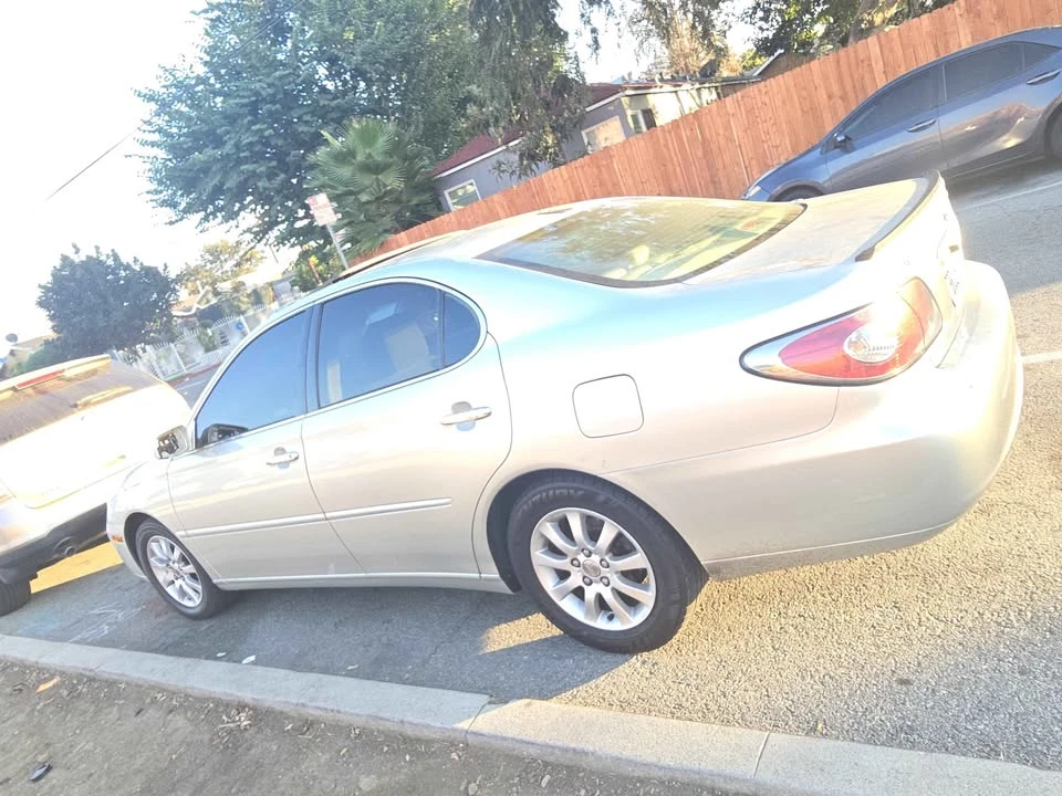 2004 Lexus ES 3rd Gen - Image 6 of 10