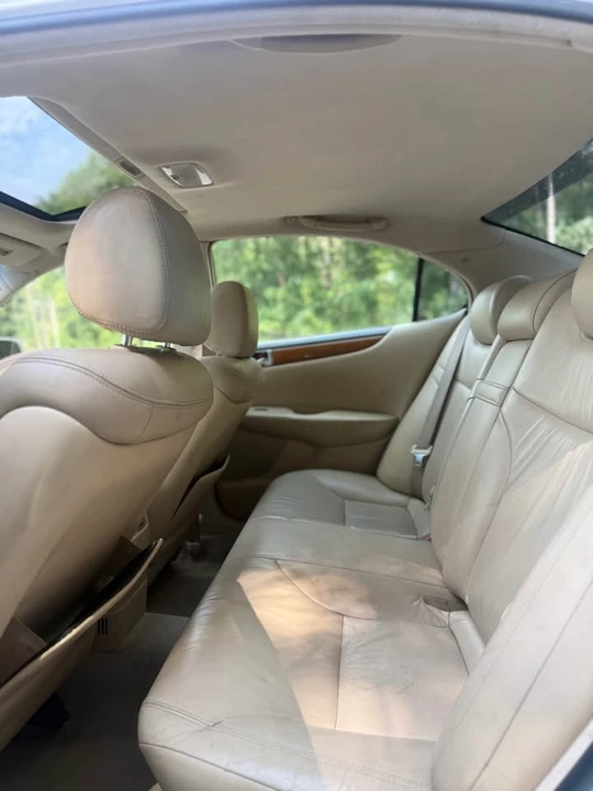 2004 Lexus ES 3rd Gen - Image 12 of 16