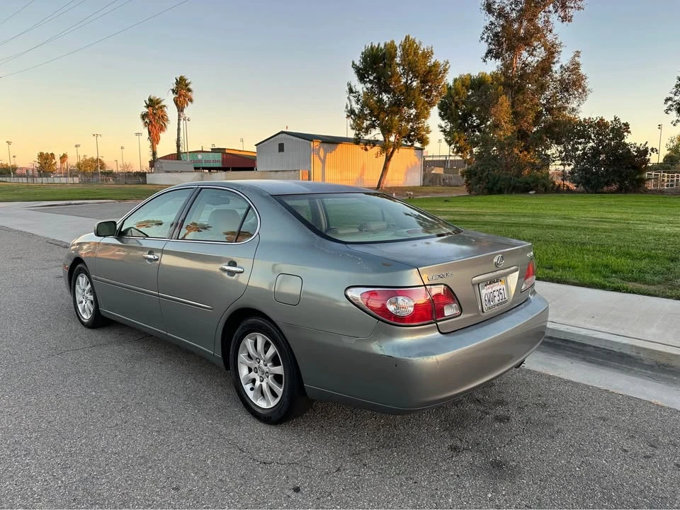 2004 Lexus ES 3rd Gen - Image 4 of 14