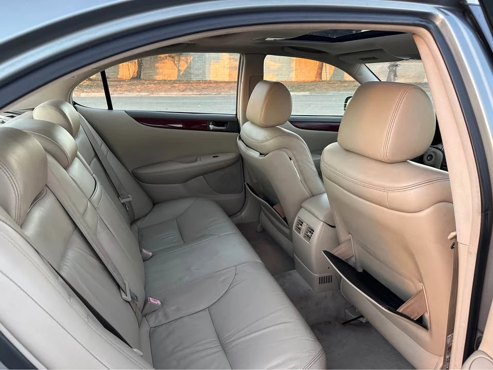 2004 Lexus ES 3rd Gen - Image 8 of 14