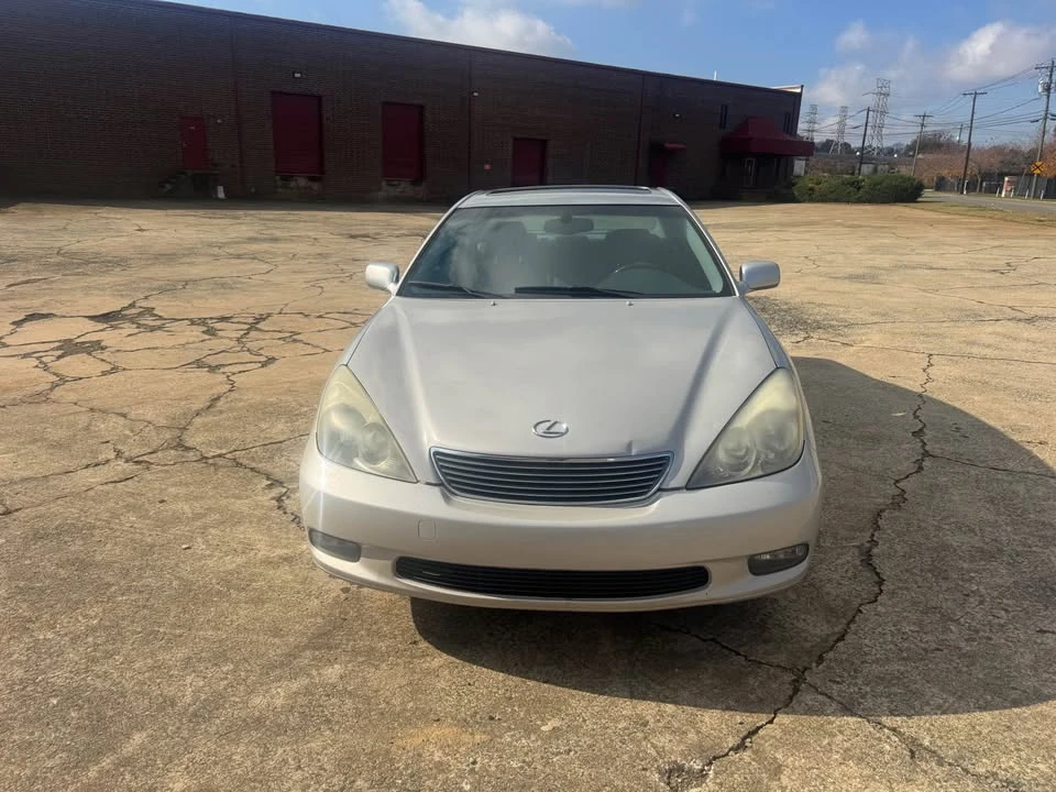 2004 Lexus ES 4th Gen - Image 11 of 18