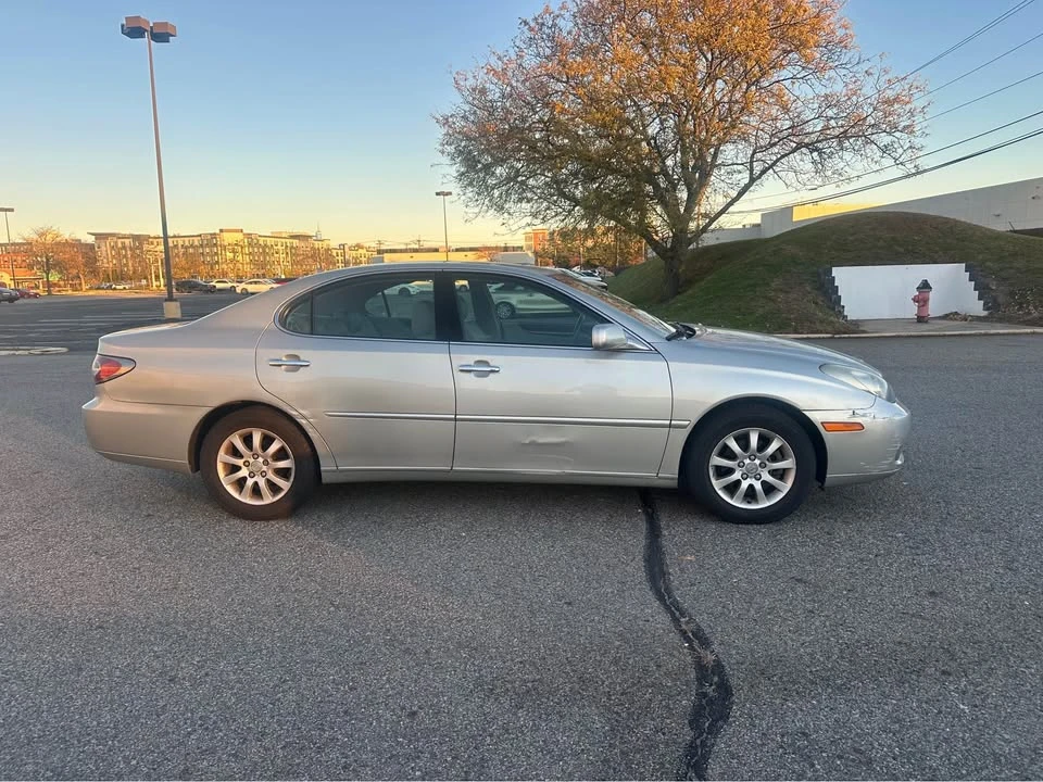 2004 Lexus ES 3rd Gen - Image 4 of 16