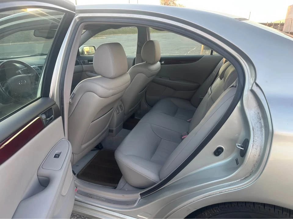 2004 Lexus ES 3rd Gen - Image 8 of 16