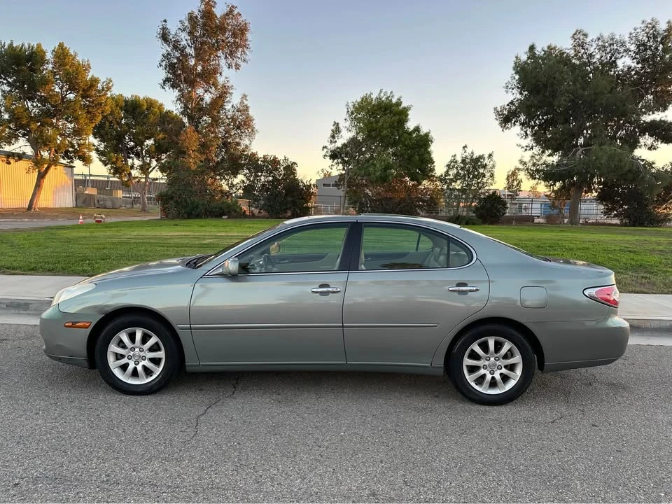 2004 Lexus ES 3rd Gen - Image 5 of 14