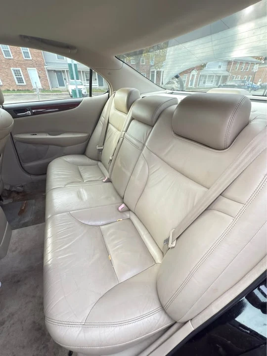 2004 Lexus ES 4th Gen - Image 11 of 14