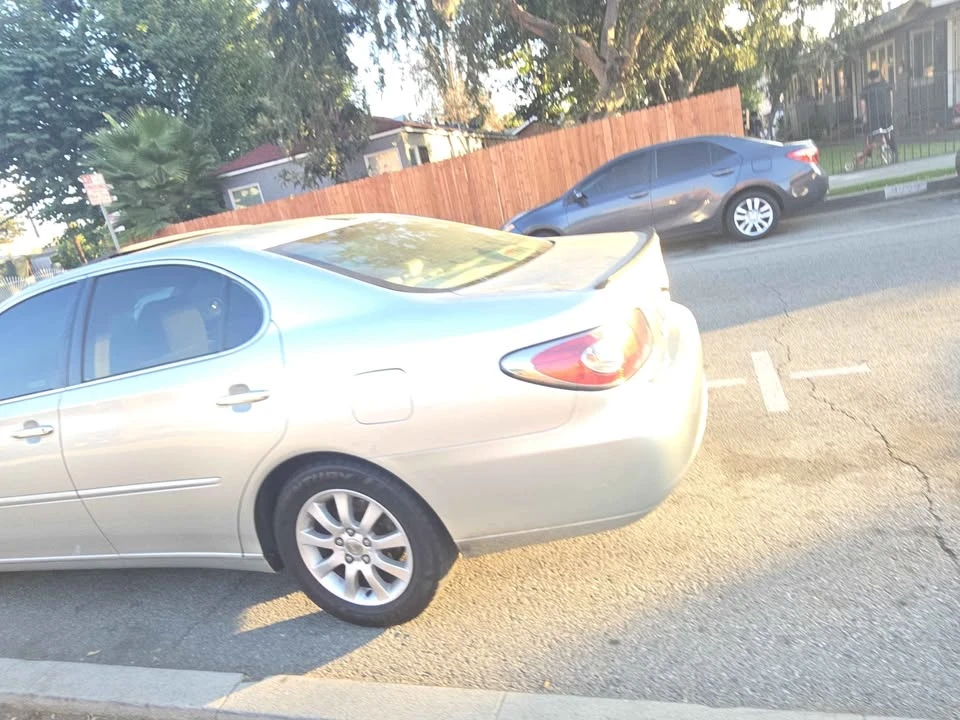 2004 Lexus ES 3rd Gen - Image 4 of 10