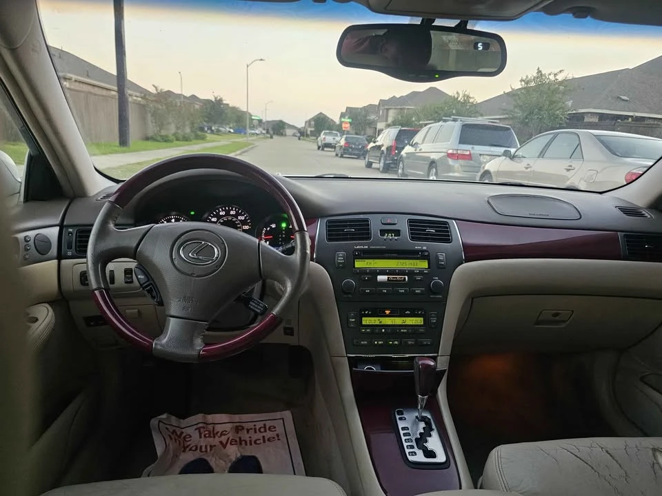 2004 Lexus ES 3rd Gen - Image 9 of 9