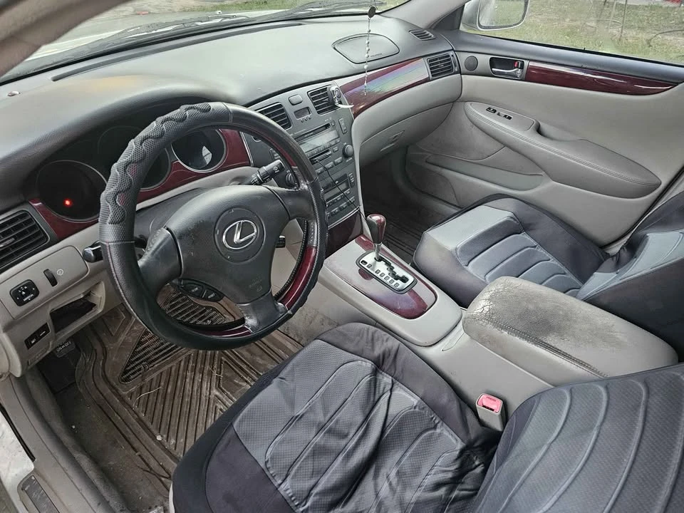 2004 Lexus ES 3rd Gen - Image 5 of 7