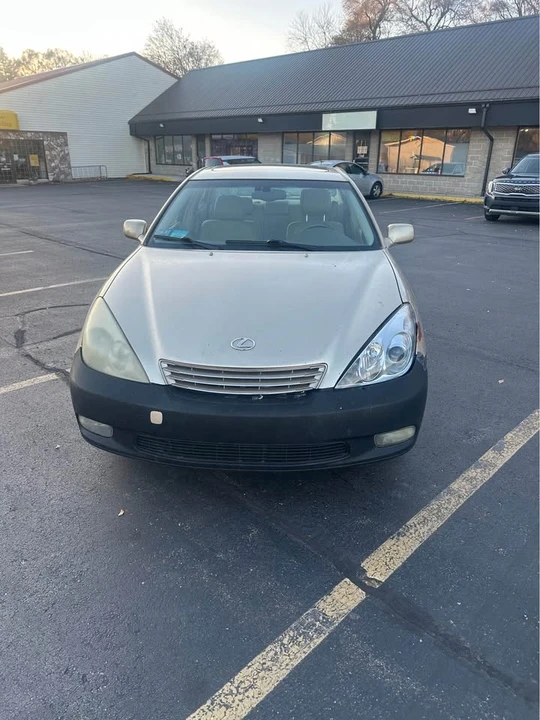 2004 Lexus ES 4th Gen - Image 9 of 16