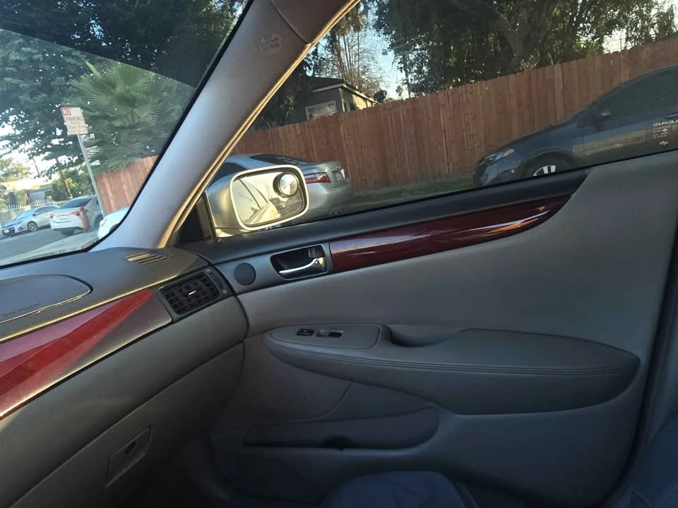 2004 Lexus ES 3rd Gen - Image 9 of 10