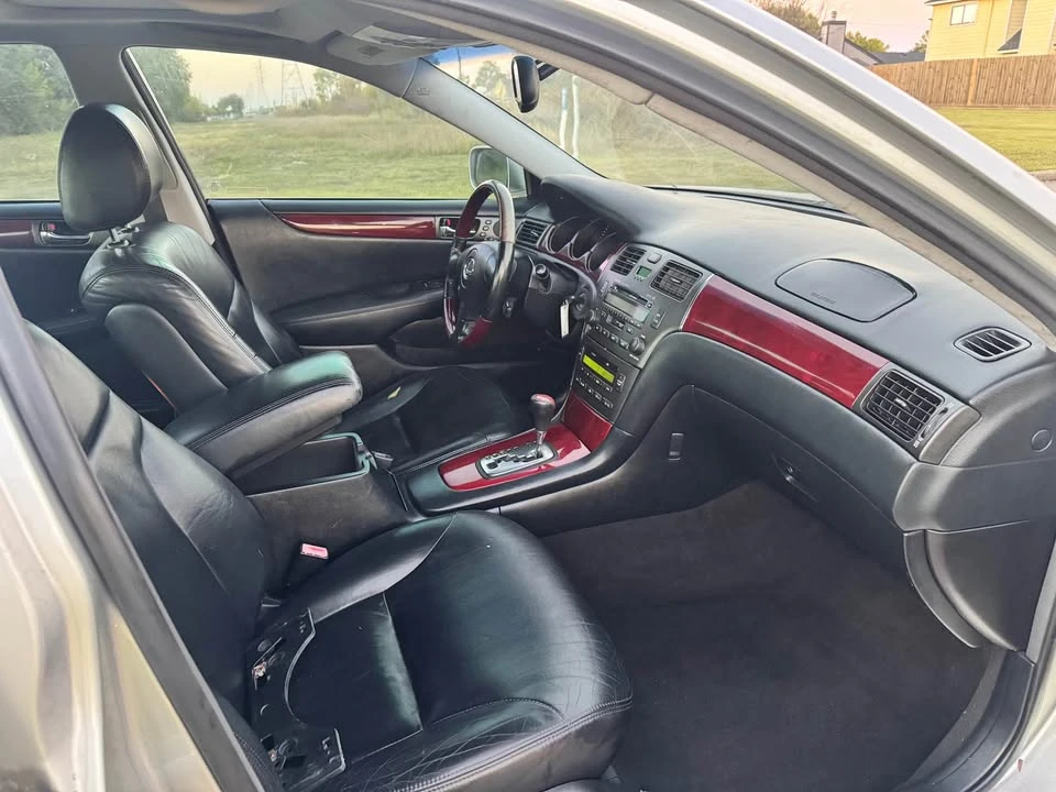 2004 Lexus ES 3rd Gen - Image 7 of 10