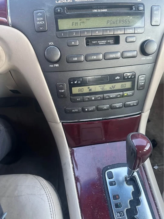 2004 Lexus ES 4th Gen - Image 12 of 16