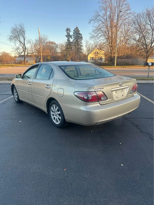 2004 Lexus ES 4th Gen - Image 4 of 16