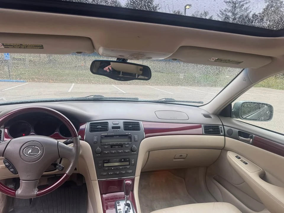2004 Lexus ES 4th Gen - Image 17 of 20