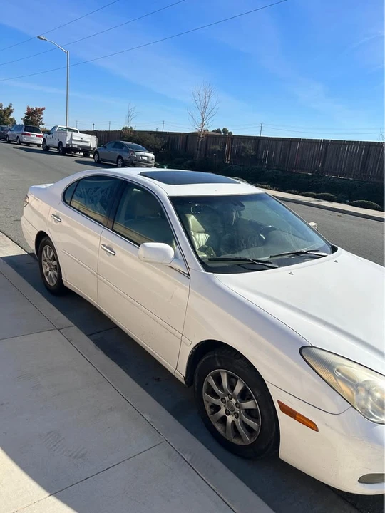 2004 Lexus ES 3rd Gen - Image 2 of 6