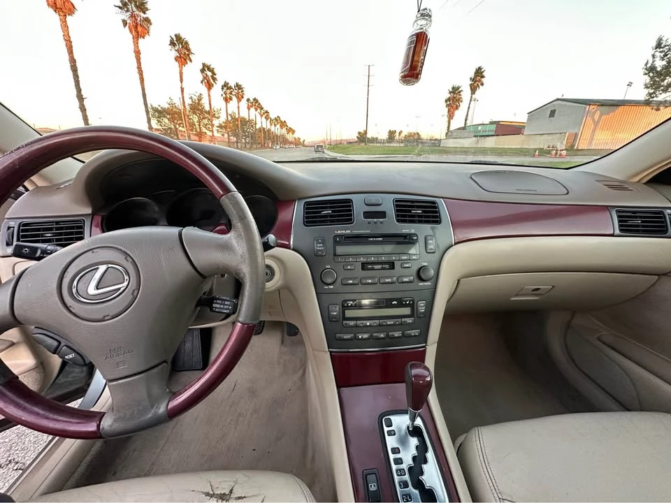 2004 Lexus ES 3rd Gen - Image 13 of 14