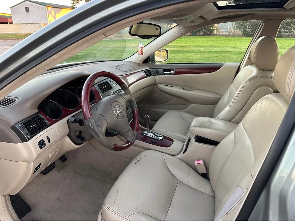 2004 Lexus ES 3rd Gen - Image 10 of 14