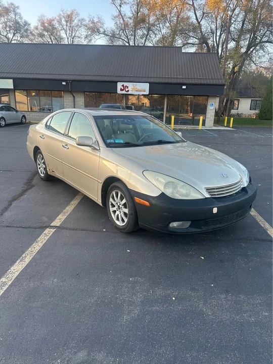 2004 Lexus ES 4th Gen - Image 15 of 16