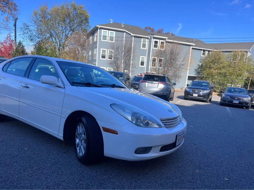2004 Lexus ES 4th Gen - Image 3 of 10