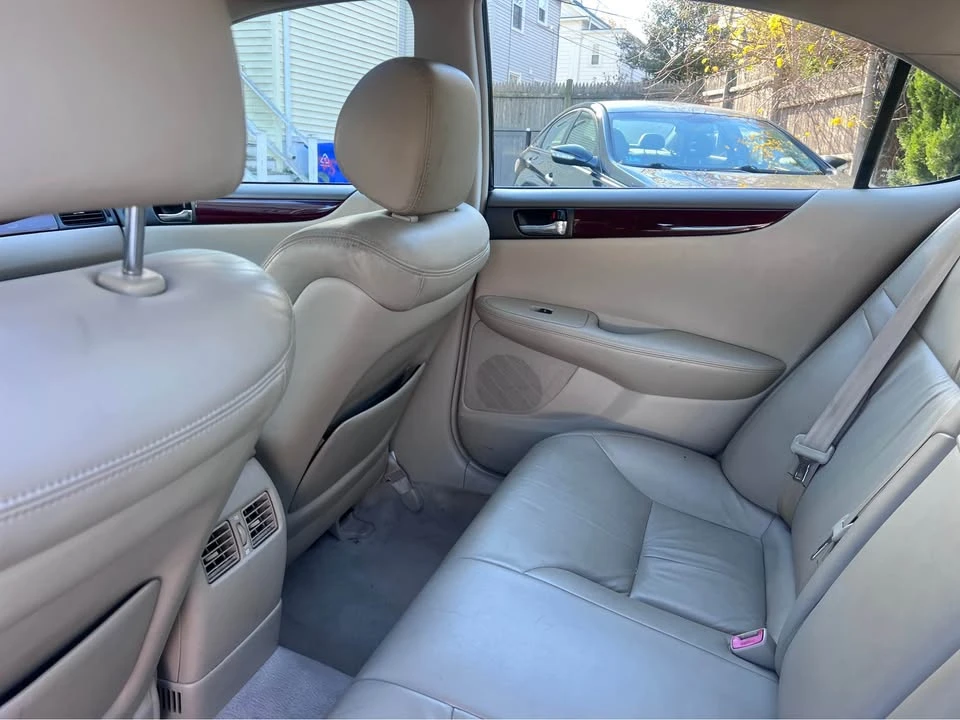 2004 Lexus ES 4th Gen - Image 9 of 10