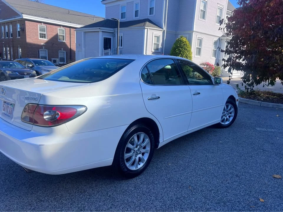 2004 Lexus ES 4th Gen - Image 5 of 10