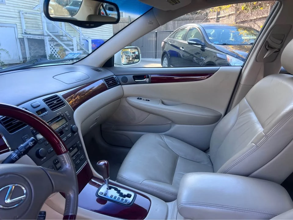 2004 Lexus ES 4th Gen - Image 10 of 10