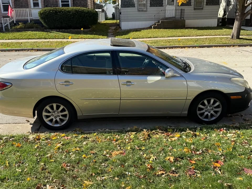 2004 Lexus ES 3rd Gen - Image 5 of 8