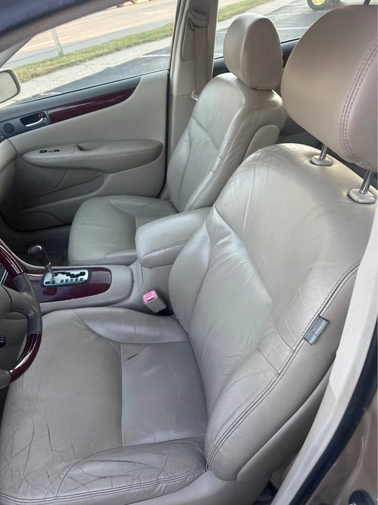 2004 Lexus ES 4th Gen - Image 11 of 16