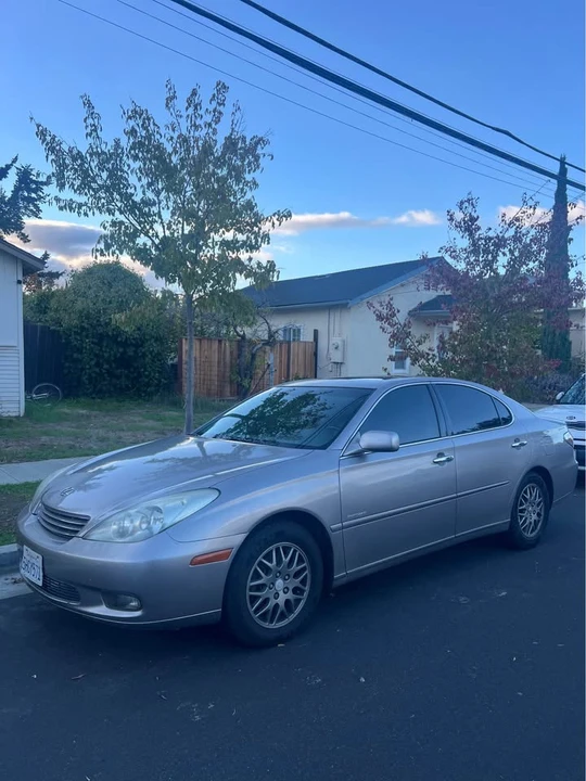 2004 Lexus ES 3rd Gen - Image 4 of 4