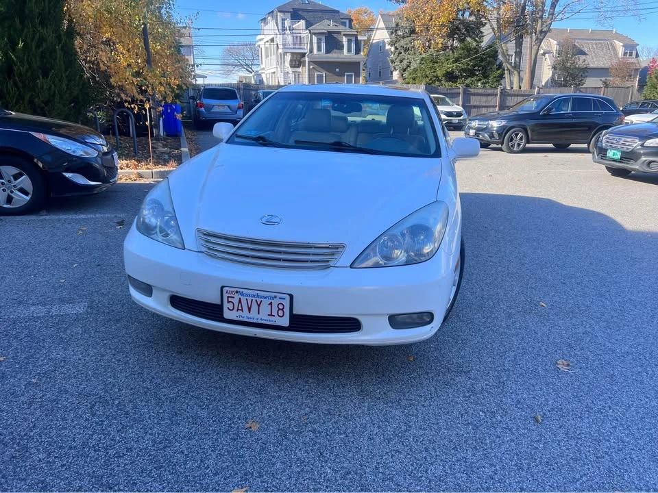2004 Lexus ES 4th Gen - Image 2 of 10