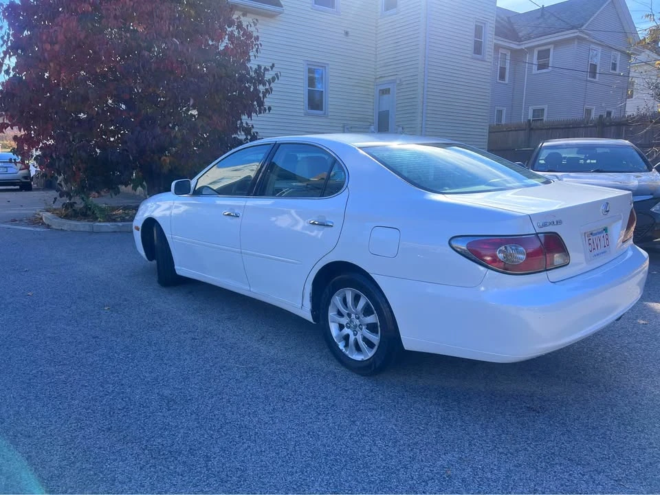 2004 Lexus ES 4th Gen - Image 6 of 10