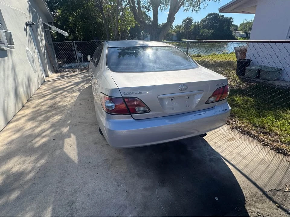 2004 Lexus ES 3rd Gen - Image 3 of 9