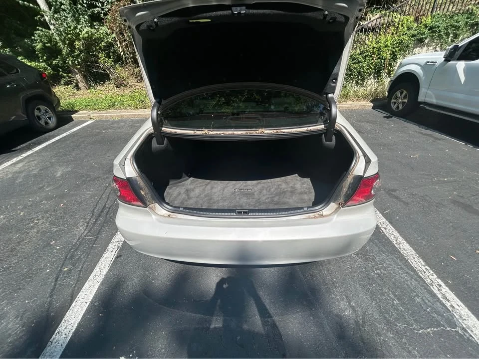 2004 Lexus ES 3rd Gen - Image 8 of 10