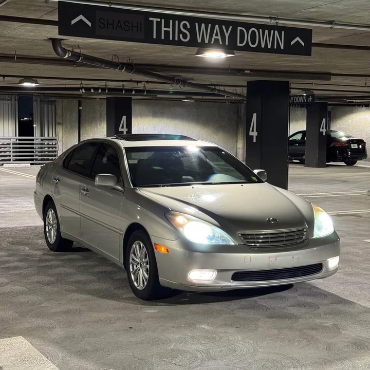 2004 Lexus ES 4th Gen - Image 3 of 14