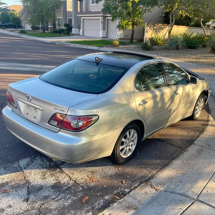 2004 Lexus ES 4th Gen - Image 2 of 7
