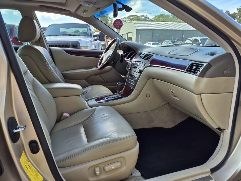 2004 Lexus ES 4th Gen - Image 7 of 10