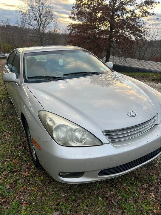 2004 Lexus ES 3rd Gen - Image 2 of 4