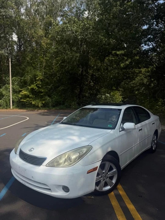 2004 Lexus ES 3rd Gen - Image 2 of 16