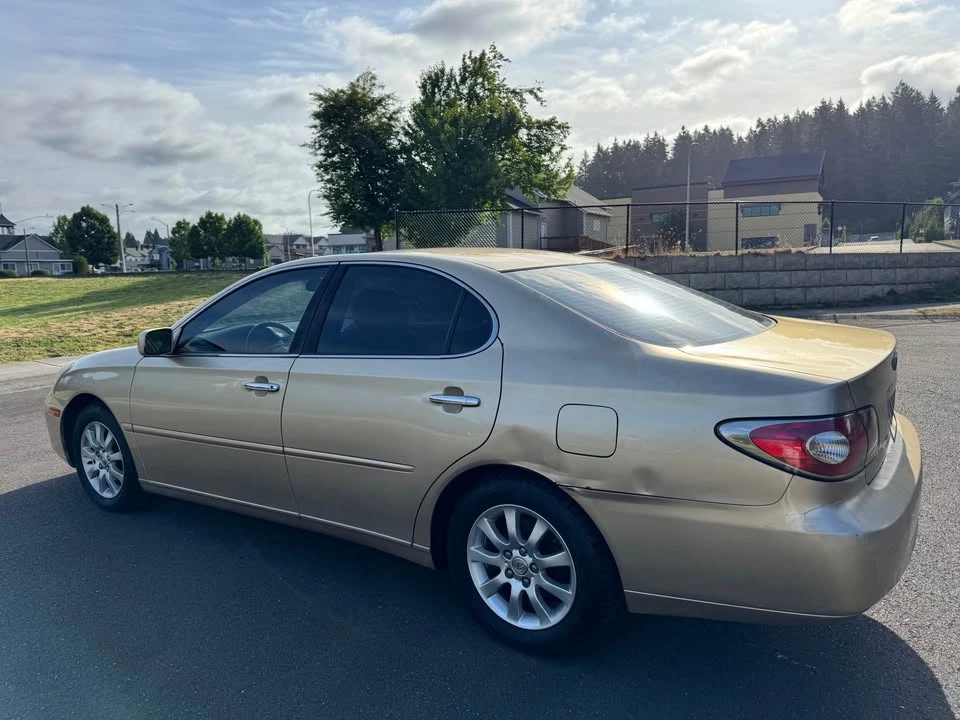 2004 Lexus ES 4th Gen - Image 3 of 13