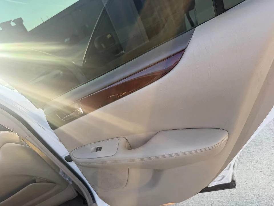 2004 Lexus ES 3rd Gen - Image 12 of 16