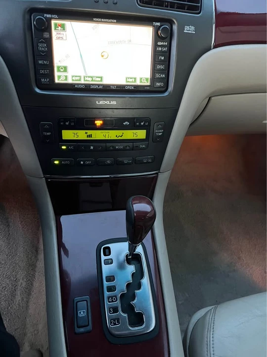 2004 Lexus ES 3rd Gen - Image 11 of 11