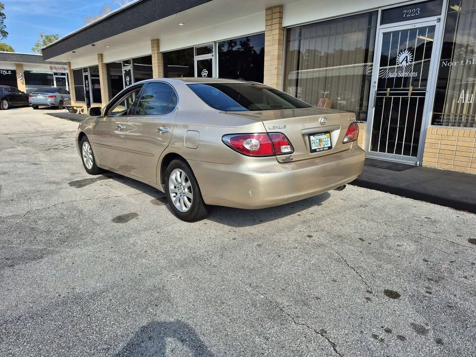 2004 Lexus ES 4th Gen - Image 8 of 10
