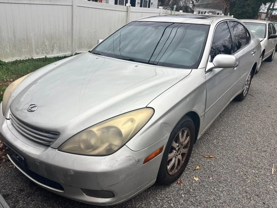 2004 Lexus ES 3rd Gen - Image 2 of 4