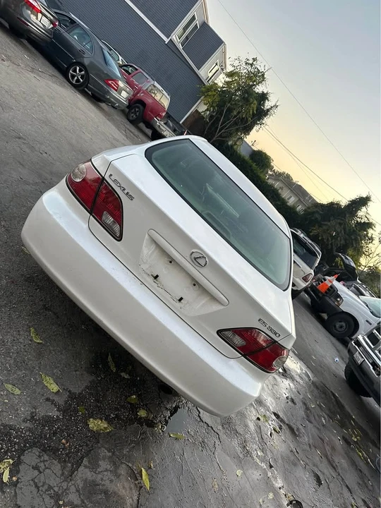 2004 Lexus ES 3rd Gen - Image 5 of 9