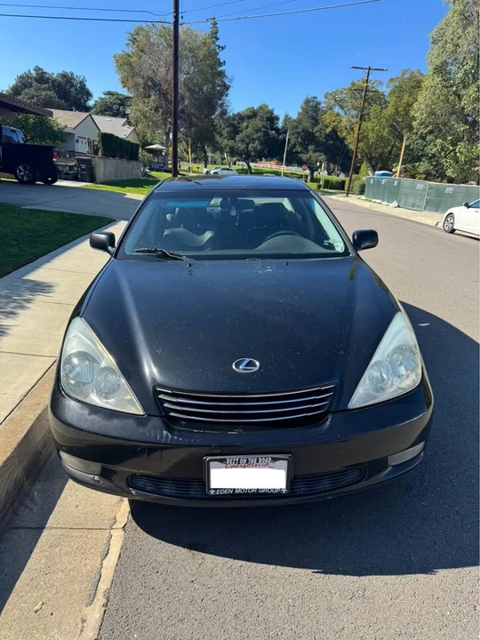2004 Lexus ES 3rd Gen - Image 2 of 10